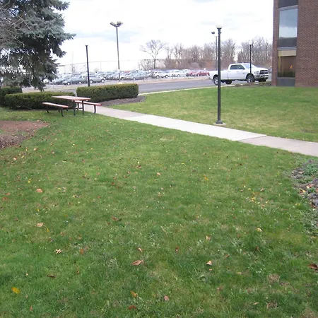 Days Inn By Wyndham Columbus Airport-3